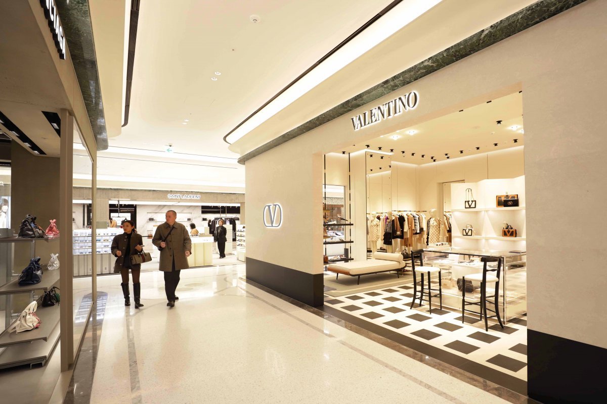 명품 브랜드를 강화한 신세계백화점 본점 신관 2층 전경. 사진제공｜신세계백화점