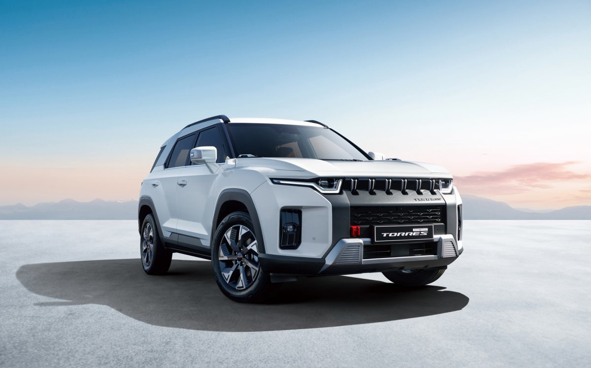 토레스 하이브리드는 KGM이 BYD와 지난 2023년 11월 ‘차세대 하이브리드 시스템 공동 개발 협약’ 체결 후 약 15개월간 충분한 검증 기간을 거쳐 개발한 KGM의 첫 번째 하이브리드 모델로 효율을 극대화한 것이 특징이다. 사진제공 |KGM