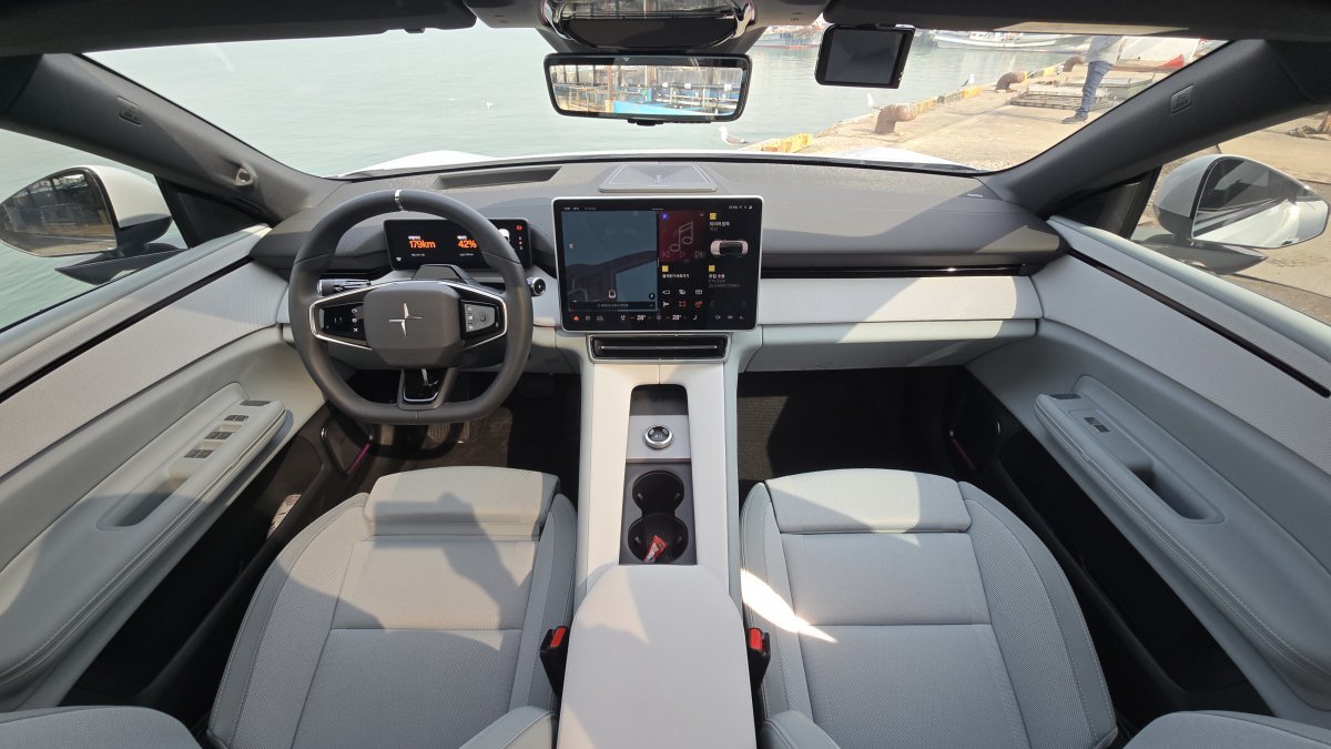 폴스타 4 인테리어. 원성열 기자 sereno@donga.com