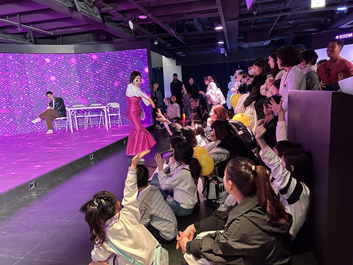 서울 청계천의 한국관광홍보관 ‘하이커 그라운드’의 관객 참여 현장 이벤트 사진제공|한국관광공사