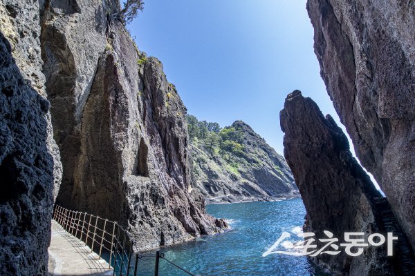 행안해안산책로 광경. 사진제공 ㅣ 울릉군