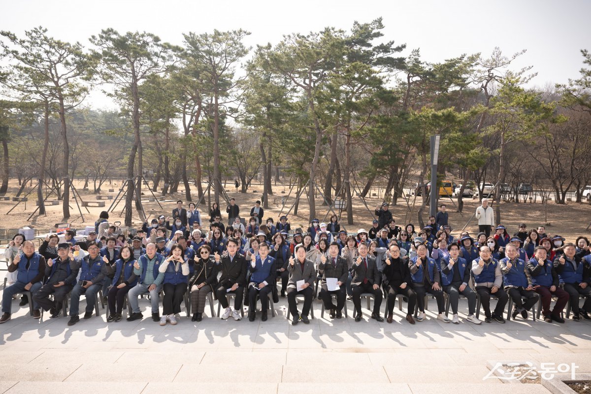 바르게살기운동 남양주시협의회가 기념촬영하고 있다. 사진제공ㅣ남양주시