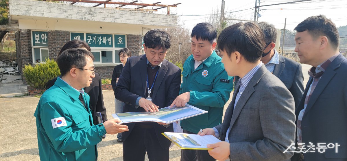 유호연 정읍시 부시장이 시민 불편 해소와 현안 해결을 위해 주요 사업장을 잇따라 현장 점검에 나선 모습. 사진제공=정읍시