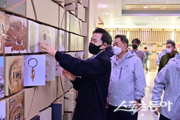 고령군 관계자들이 고령 대가야축제를 앞두고 현장점검을 하고 있는 모습. 사진제공ㅣ고령군