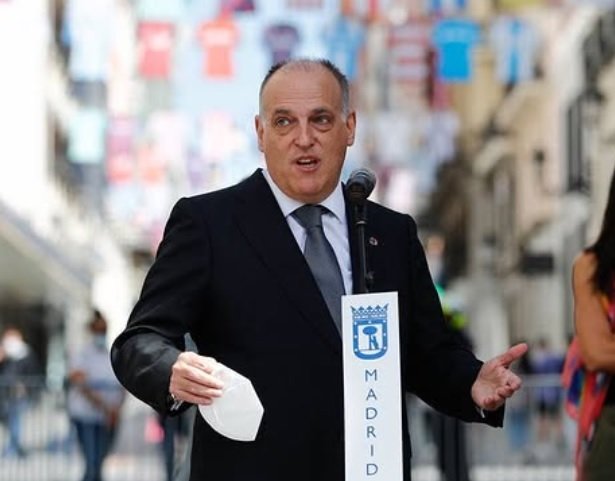 최근 라리가 구단들은 경기와 경기 사이 72시간 휴식시간이 지켜지지 않아 불만이 크다. 그러나 하비에르 테바스 라리가 회장은 빡빡한 일정을 탓하는 대신 선수교체 카드와 로테이션을 잘 활용하라고 받아쳤다. 사진출처|하비에르 테바스 공식 SNS