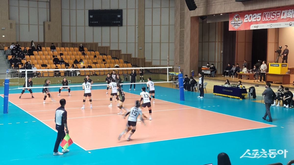 광주여자대학교 배구부는 지난 3월 29일 호남대학교 체육관에서 진행된 2025 KUSF 대학여자배구 U-리그 개막전에서 승리했다. 사진제공=광주여대