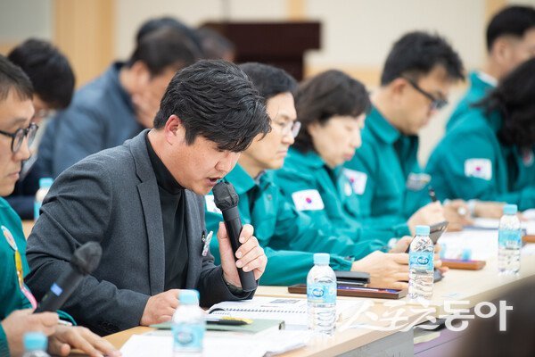 지난달 28일 열린 ‘대회 D-60 추진상황보고회’에서 대회 조직위 관계자가 준비상황을 발표하고 있다. 사진제공ㅣ구미시