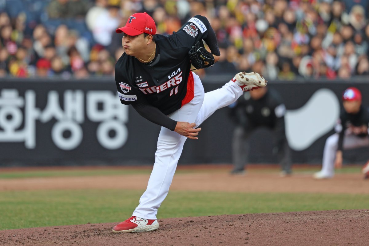 KIA 조상우가 30일 대전 한화생명볼파크에서 열린 2025 KBO리그 한화와 원정경기에서 힘차게 공을 던지고 있다. 사진제공 ｜ KIA 타이거즈