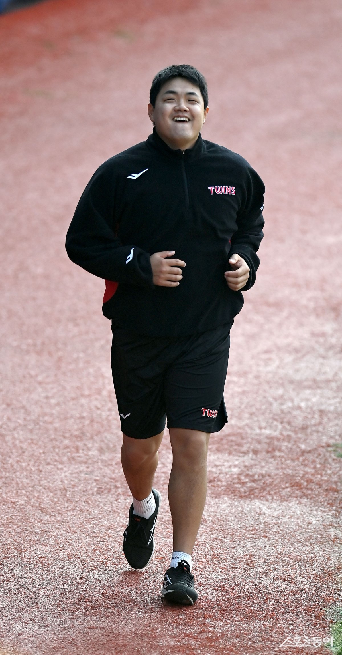 LG 장현식이 3일 수원 KT전을 앞두고 1군 선수단이 있는 수원케이티위즈파크로 합류해 러닝 훈련을 하고 있다. 수원｜김종원 기자 won@donga.com