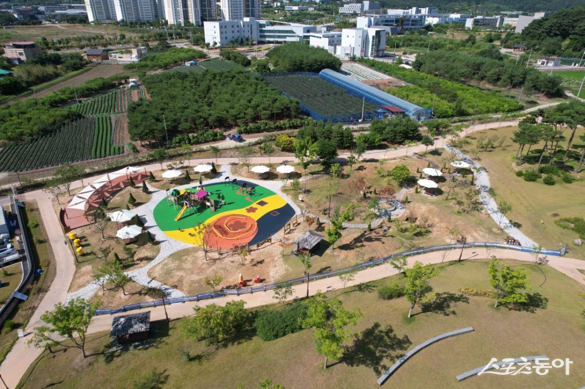 정읍시가 백제가요 정읍사 관광지 내 ‘한국가요촌 달하’의 활성화를 위해 야외 경관개선 사업을 본격 추진한다. 사진제공=정읍시