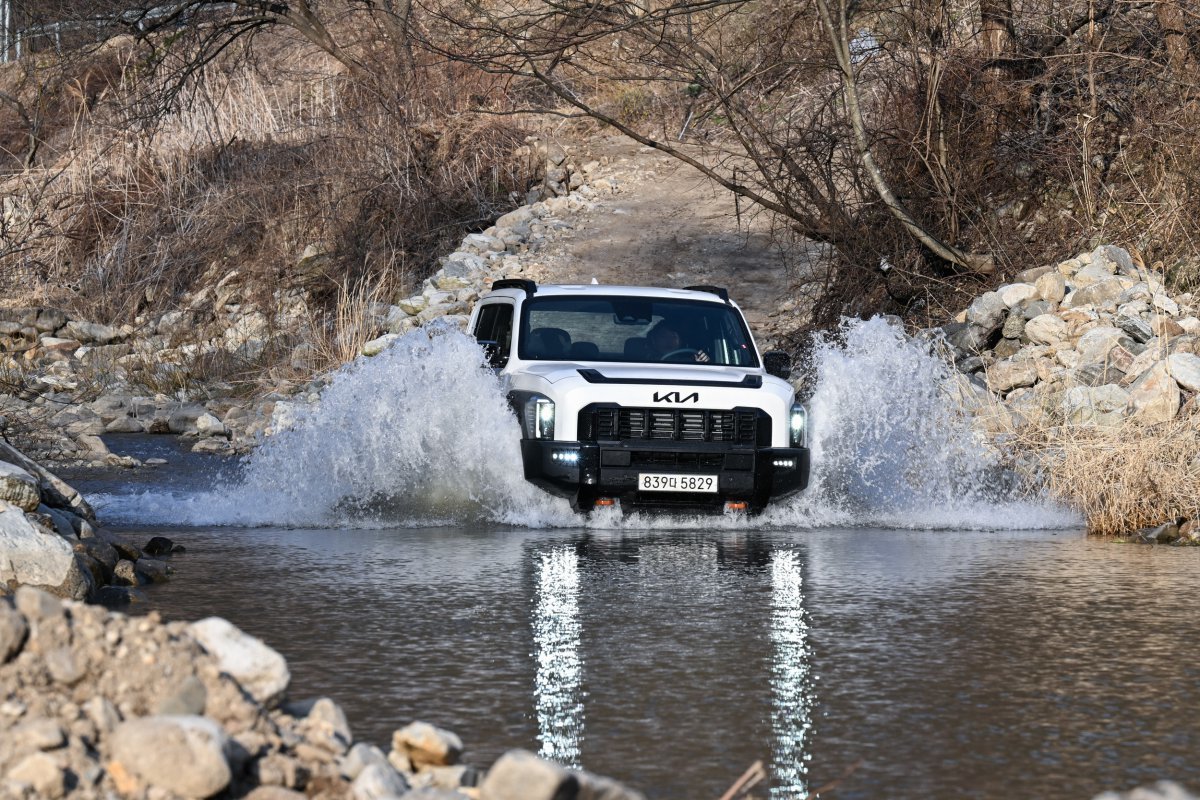 기아 타스만은 정통 픽업의 본질을 지키면서도 SUV 수준의 안락함과 다재다능한 적재·커스터마이징 기능을 갖춘 라이프스타일 모빌리티다. 오프로드부터 낚시·캠핑·차박까지 아우르며, 실용성과 감성을 모두 만족시키는 진정한 올라운더 픽업이다. 사진제공 |기아
