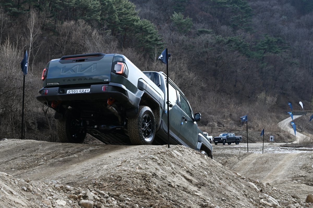 타스만은 기본형 4WD 트림도 28.9도의 접근각, 25도의 이탈각을 갖췄다. 수입 경쟁 모델 대비 전혀 뒤지지 않는 성능이다. 사진제공 |기아