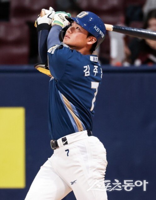 최근 FA 시장에서 유격수의 거액 계약이 이어지고 있다. 차세대 주자인 SSG 박성한, NC 김주원의 계약 규모가 얼마일지에 큰 관심이 쏠린다. 사진제공ㅣNC 다이노스