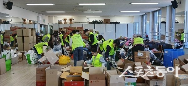 전국 기관 단체, 영덕 산불 피해지역 봉사활동. 사진제공 l 영덕군