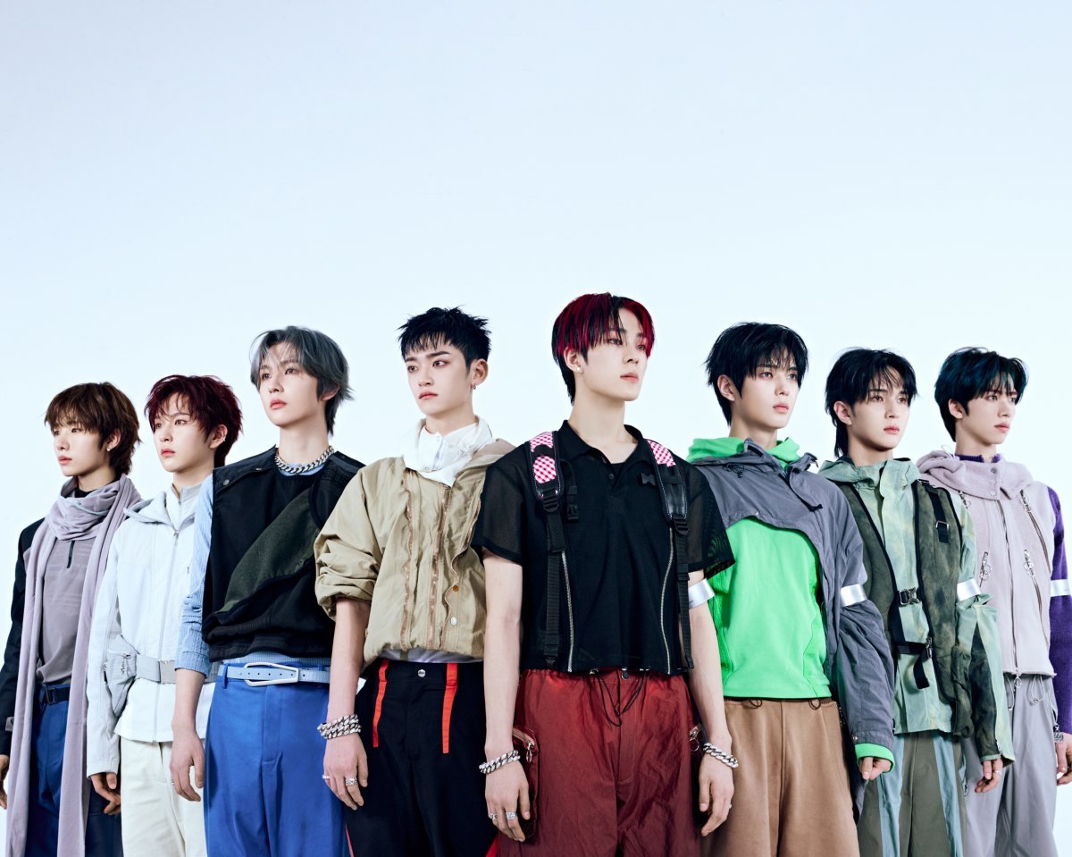 ‘소년에서 청년으로’ 이를 4번째 싱글 ‘뱅 아웃’으로 표현한 휘브. 사진제공|씨제스 스튜디오