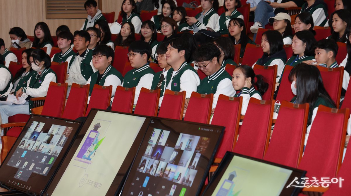 경기도교육청(교육감 임태희)은 지난 12일 남부청사에서 ‘제2기 교육기자단 미래나래’ 발대식을 성황리에 개최했다. 사진제공｜경기도교육청