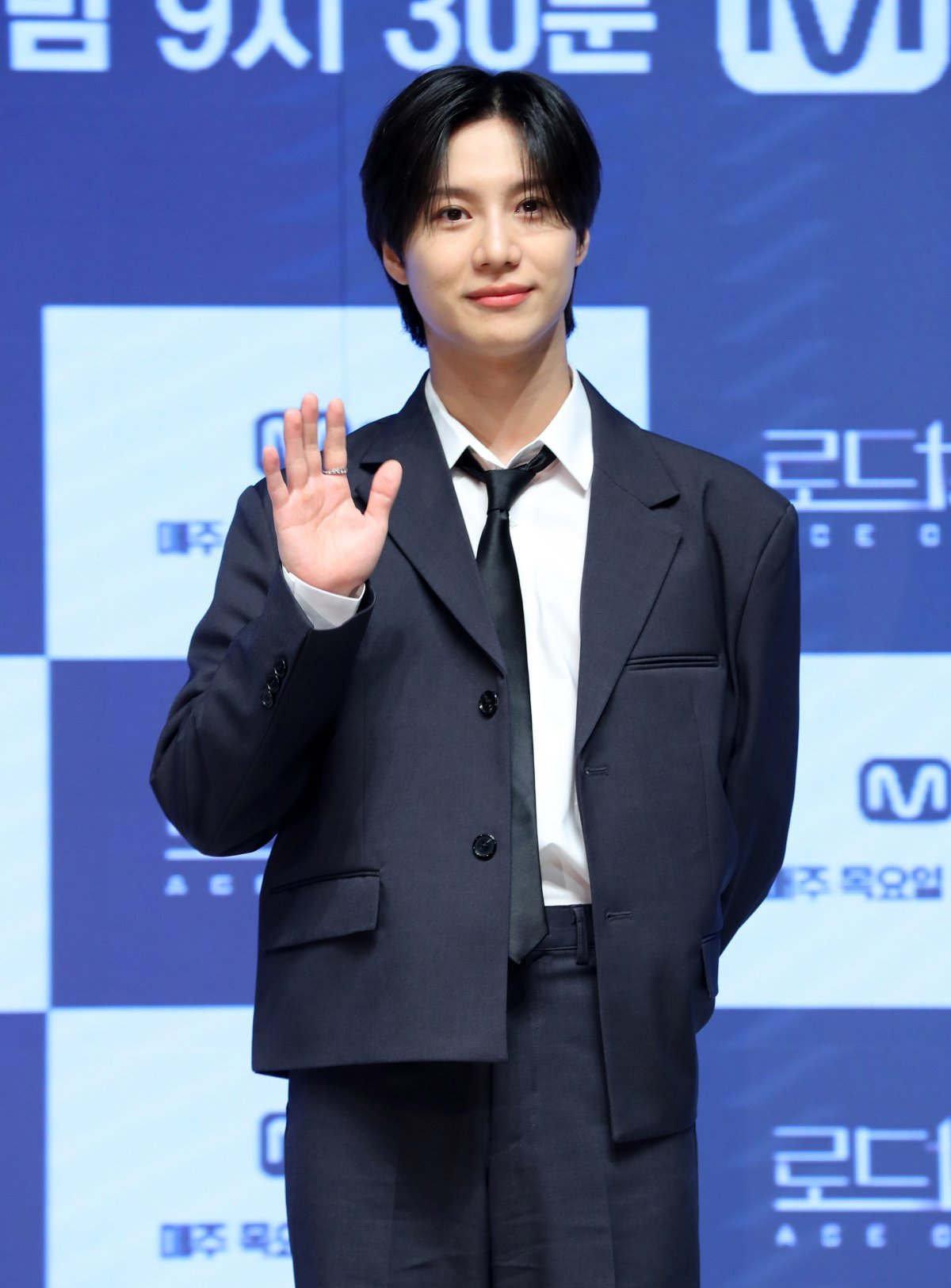 ‘확인 중’이 ‘공식 부인’으로 바뀌기까지 꼬박 하루 하고도 2시간 경과된 ‘26시간’이 걸렸다. 샤이니 멤버 태민이 17일 오후 댄서 겸 안무가 노제와의 열애설을 공식 부인했다. 사진|뉴시스