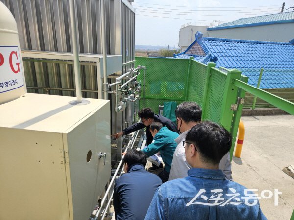 경북도가 한국LPG사업관리원, 가스안전공사와 산불 피해지역 LPG배관망 특별 점검을 실시하고 있다. 사진제공 ㅣ 경북도