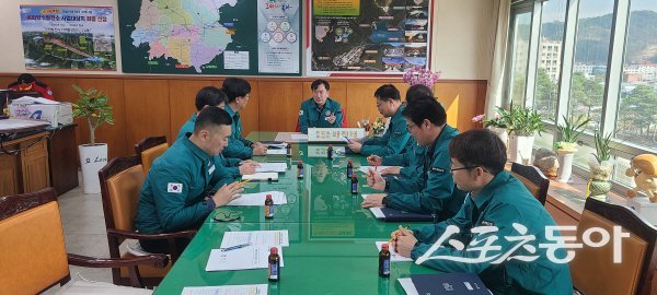 배진태 봉화부군수 주재로 산불 피해 예방 및 대응방안 회의가 진행되고 있다. 사진제공 ㅣ 봉화군