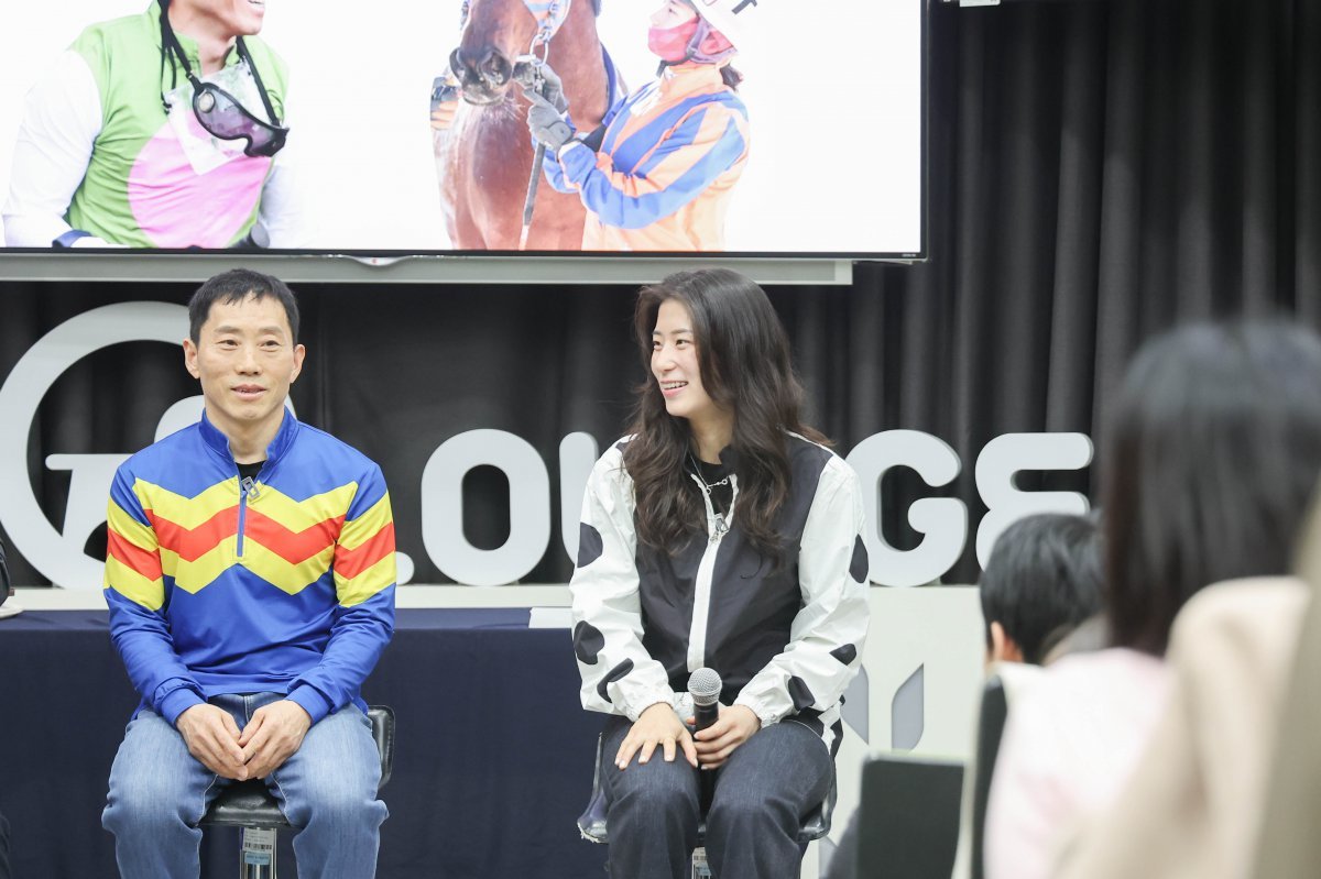 13일 열린 베테랑 박태종 기수와 5년차 김태희 기수의 공동 팬미팅           사진제공｜한국마사회