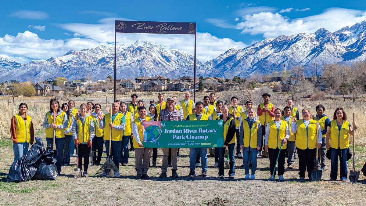 미국 유타카운티의 조든리버 로터리 공원에서 하나님의 교회 신자들이 정화활동을 펼쳤다. 공원을 꼼꼼하게 살펴 생활 쓰레기 약 100kg과 플라스틱 약 32kg을 수거했다.