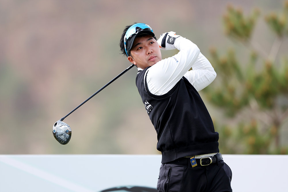 제20회 DB손해보험 프로미 오픈 1라운드 5번 홀에서 티샷을 하고 있는 와다 쇼타로. 사진제공 | KPGA