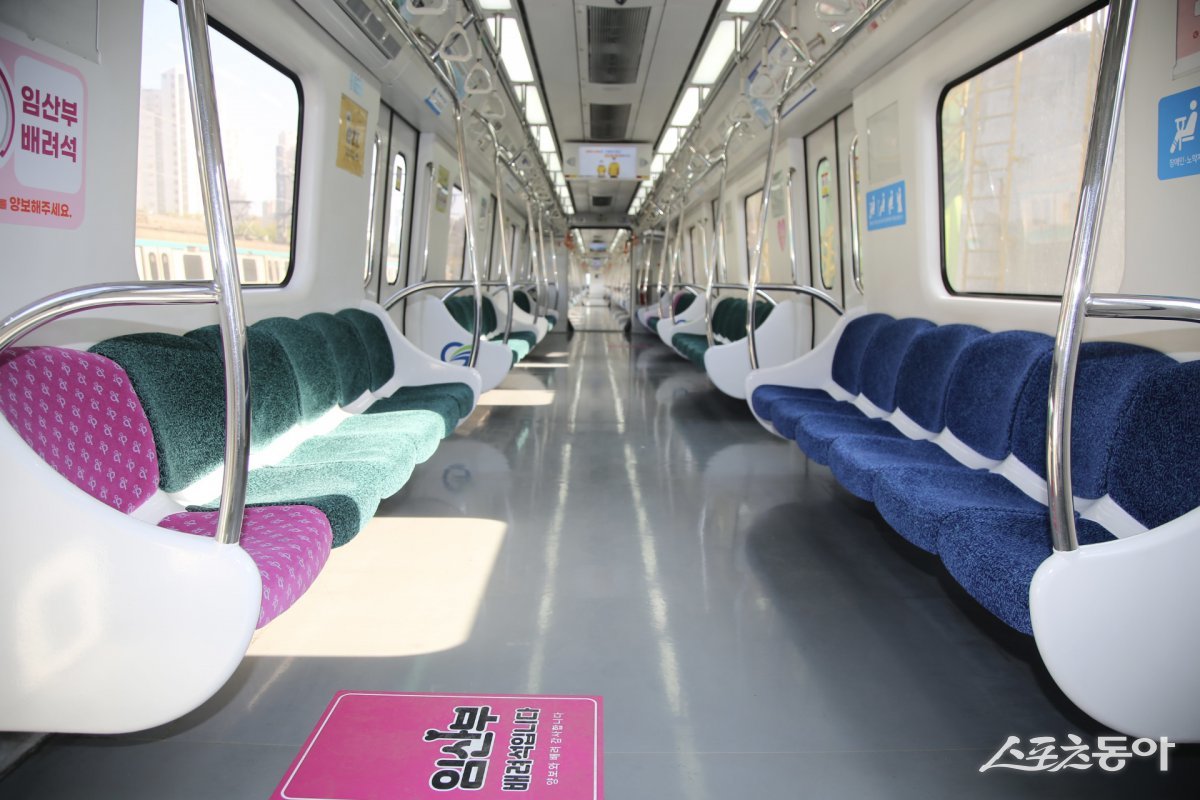 광주교통공사가 오는 5월까지 전동차 객실 의자를 전면 교체한다. 사진제공=광주교통공사