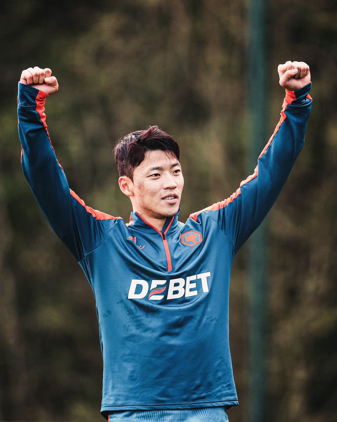 건강한 ‘황소’는 볼 수 없나? 황희찬이 근육 문제로 20일 맨유 원정을 건너뛸 수 있다는 우울한 소식이 나왔다. 페레이라 감독이 직접 황희찬의 몸상태를 언급했다. 사진출처|울버햄턴 SNS