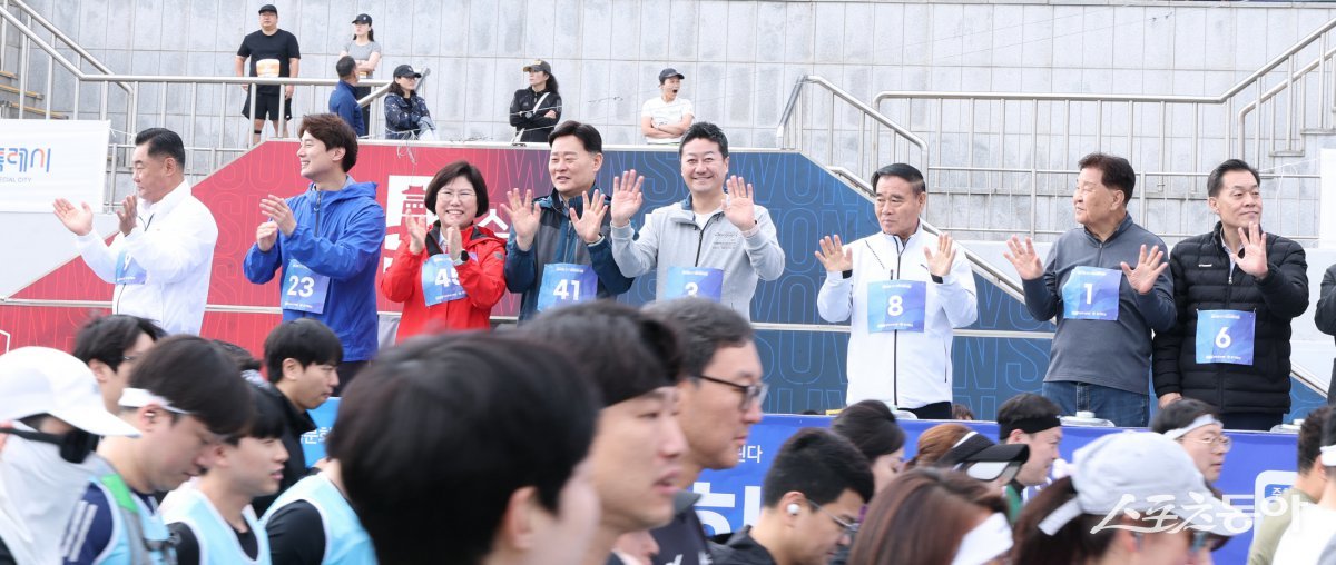 김진경 경기도의회 의장(더불어민주당, 시흥3)은 4월 20일 오전 수원종합운동장에서 성황리에 개최된 ‘제23회 경기마라톤 대회’에 참석했다. 사진제공|경기도의회