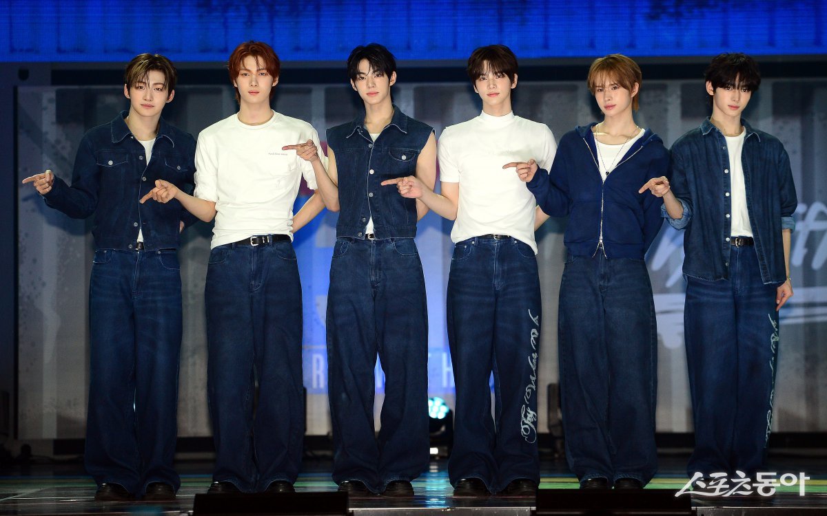 21일 서울 용산구 블루스퀘어에서 쇼케이스를 열고 컴백에 나선 투어스. 왼쪽부터 지훈, 영재, 도훈, 신유, 경민, 한진 김민성 기자 marineboy@donga.com