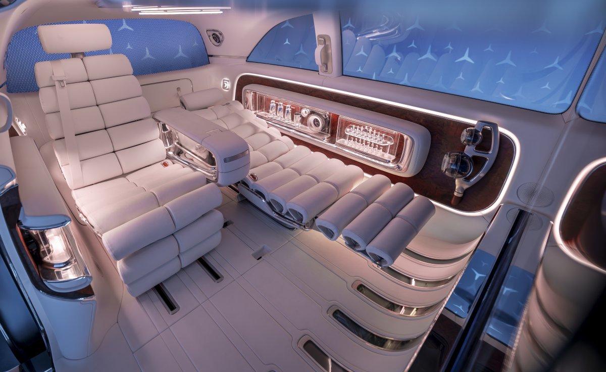 완전히 새로운 디자인 언어로 채워진 2열 공간. 사진제공 ｜메르세데스-벤츠