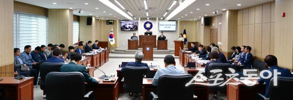 고령군의회의 제305회 임시회 개회 모습. 사진제공ㅣ고령군의회