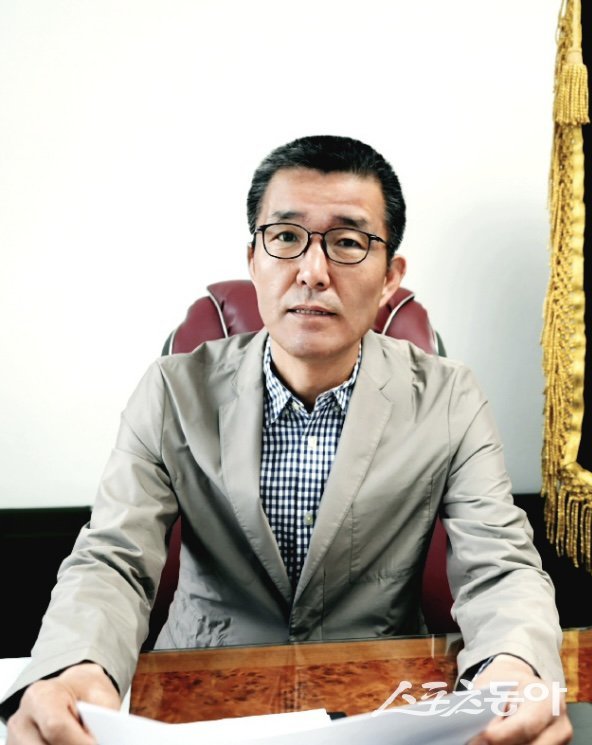 공호식 울릉군체육회장이 제63회 경북도민체전 출전각오와 울릉군체육회 발전방향에 대해 이야기하고 있는 모습. 사진제공｜울릉군체육회