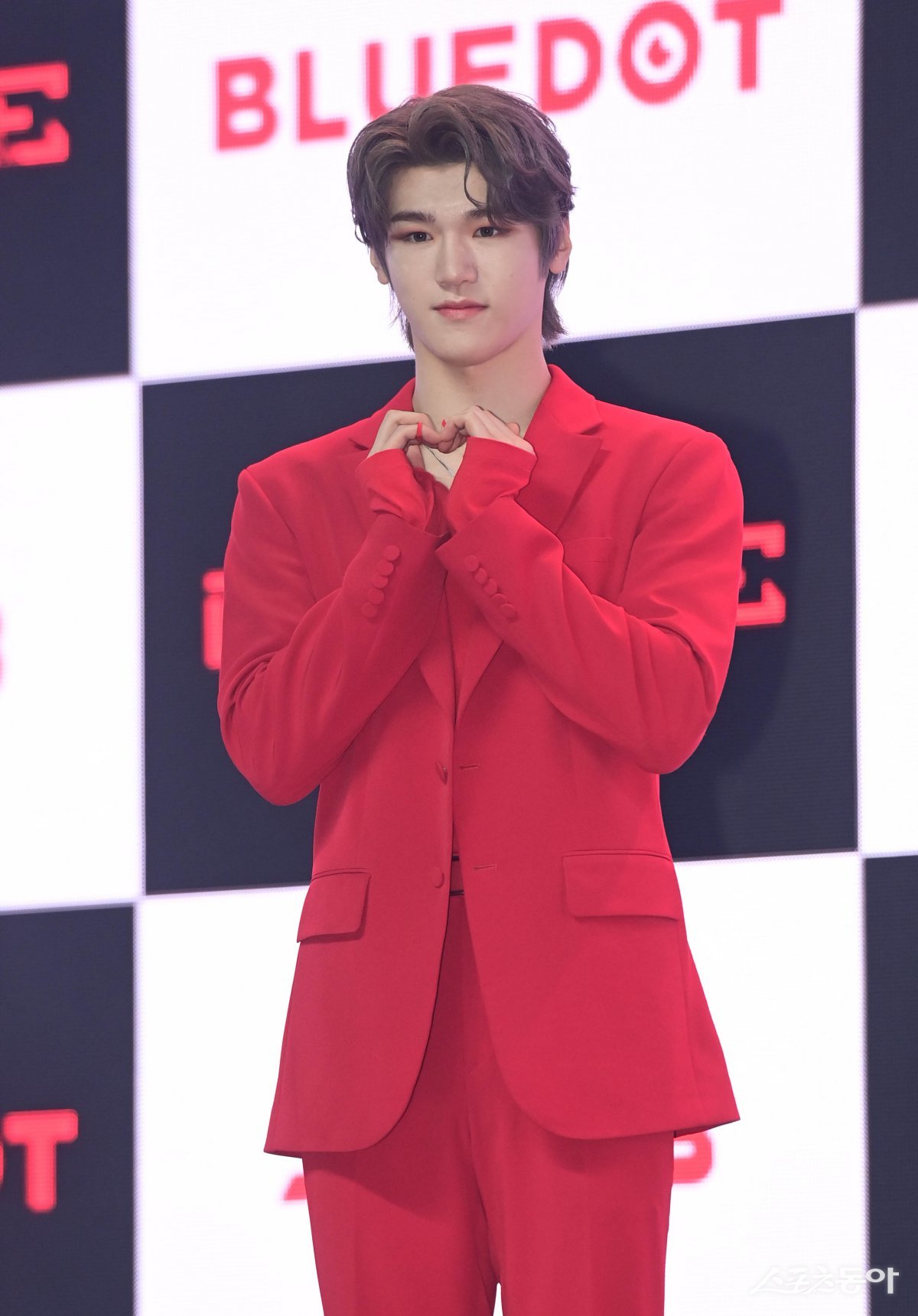 현역 보이 아이돌 그룹 멤버 최초의 커밍아웃 사례가 나왔다. 그룹 저스트비 멤버 배인이다. 주현희 기자 teth1147@donga.com