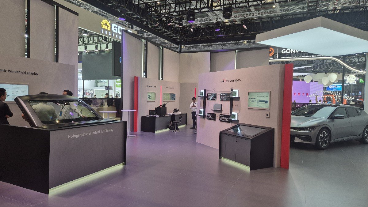 현대모비스가  ‘오토 상하이 2025’에 참가해 중국 고객에 특화된 미래 기술을 대거 공개하며 현장 중심 영업 강화에 나섰다. 현대모비스 전시 부스. 사진제공 ｜현대모비스