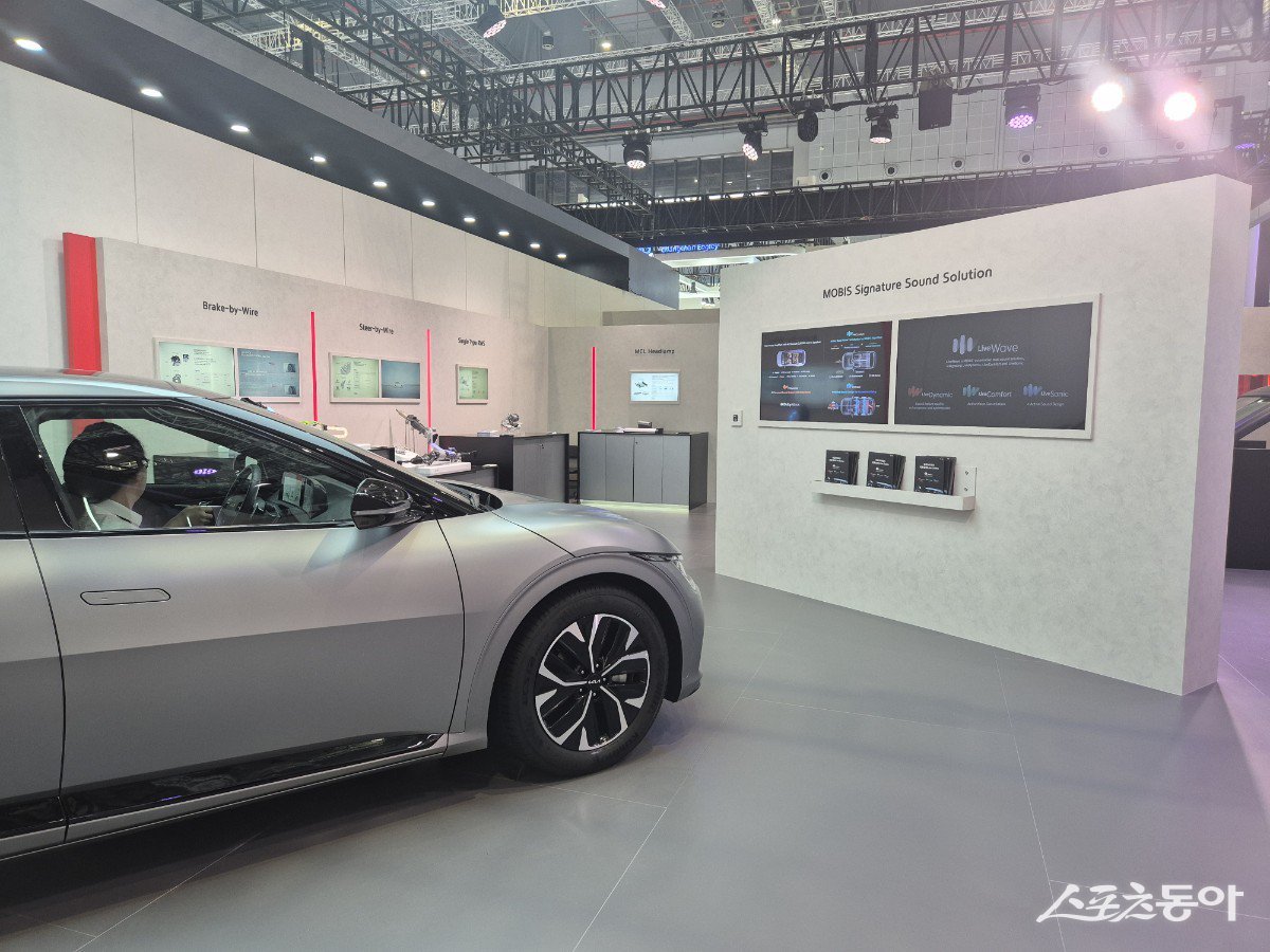 기아 EV6를 기반으로 제작된 사운드 데모카. 총 47개의 고성능 스피커를 탑재해 극장급 3D 사운드를 구현했다. 사진제공 ｜현대모비스