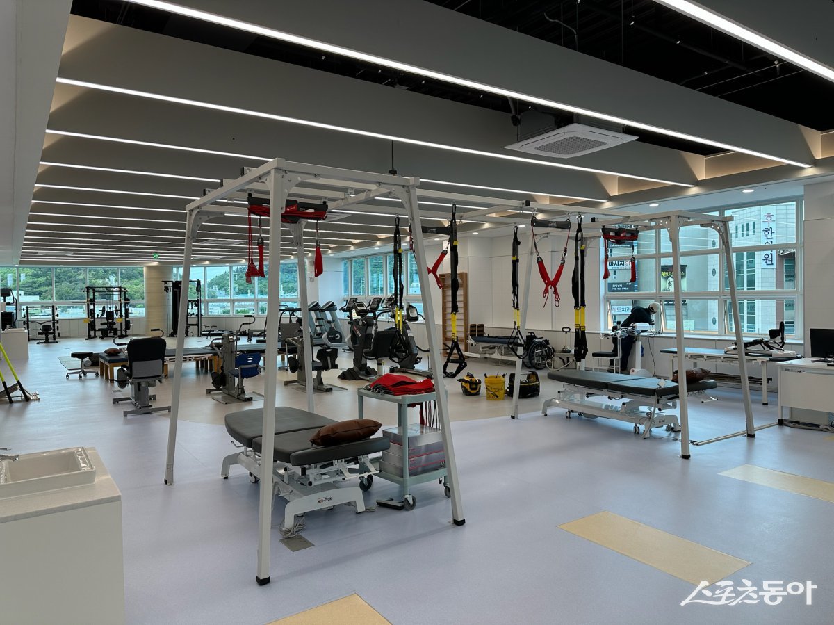 지난 23일 개원한 ‘근로복지공단 구미의원’의 실내 의료시설. 사진제공ㅣ구미시