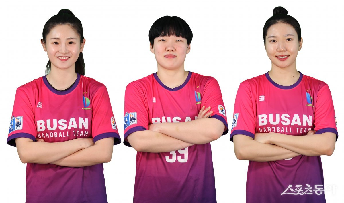 2024-2025 핸드볼 H리그 여자부 포스트시즌 3위 달성의 주역 3인방 왼쪽부터) 김다영, 이혜원, 송해리 선수. (사진제공=부산시설공단)