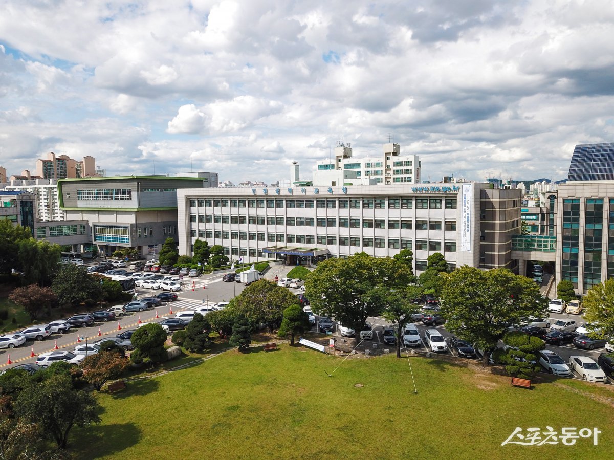 인천광역시교육청(교육감 도성훈)은 지난 23일과 24일 세종에서 열린 교육부 정기 2차 중앙투자심사에서 (가칭)용현·학익2초등학교와 (가칭)검단7초등학교 2곳의 신설 승인을 받았다(교육청 전경). 사진제공|인천교육청