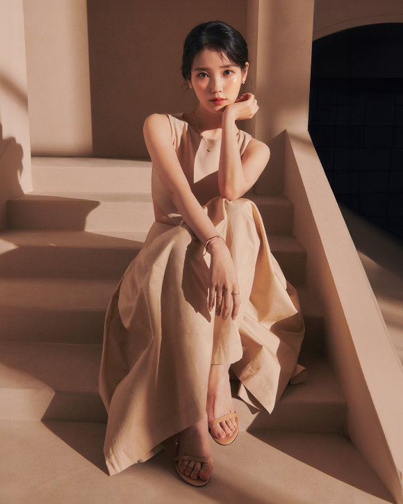 제이에스티나(J.ESTINA)