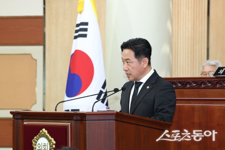 국민의힘 이철조 의원이 28일 본회의 5분 자유발언을 통해 “고양시 주교동 신청사 입지 선정 과정을 5분 발언하고 있다. 사진제공ㅣ고양시의회