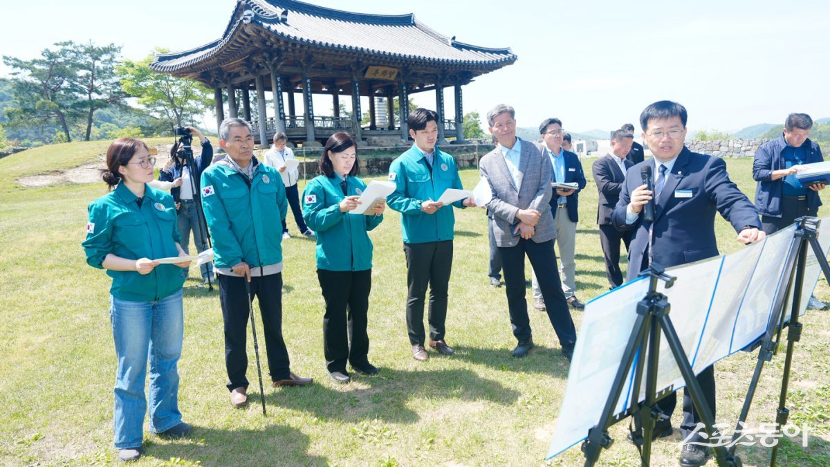 광주광역시의회 환경복지위원회가 지난 29일 화순군 적벽 일원에서 추진 중인 ‘화순적벽 생태관광 국가 명소화 사업’ 현장을 방문한 모습. 사진제공=광주광역시의회