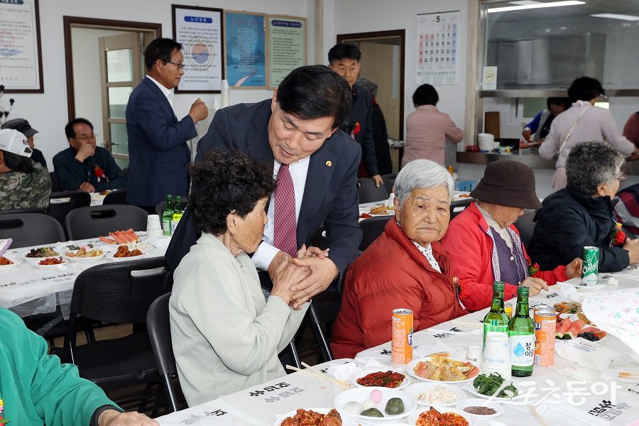 옹진군, 제53회 어버이날 맞아 면·리별 기념행사를 진행한다.  사진제공｜옹진군청