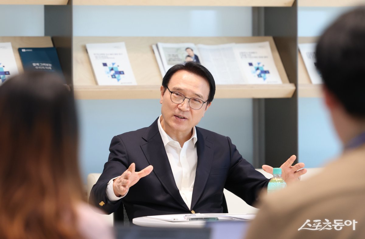 경기도교육청(교육감 임태희)은 지난 13일, 한국매니페스토실천본부가 실시한 ‘2025 전국 교육감 공약이행 및 정보공개 평가’에서 최고 등급인 SA등급을 획득했다(임태희 교육감). 사진제공|경기도교육청