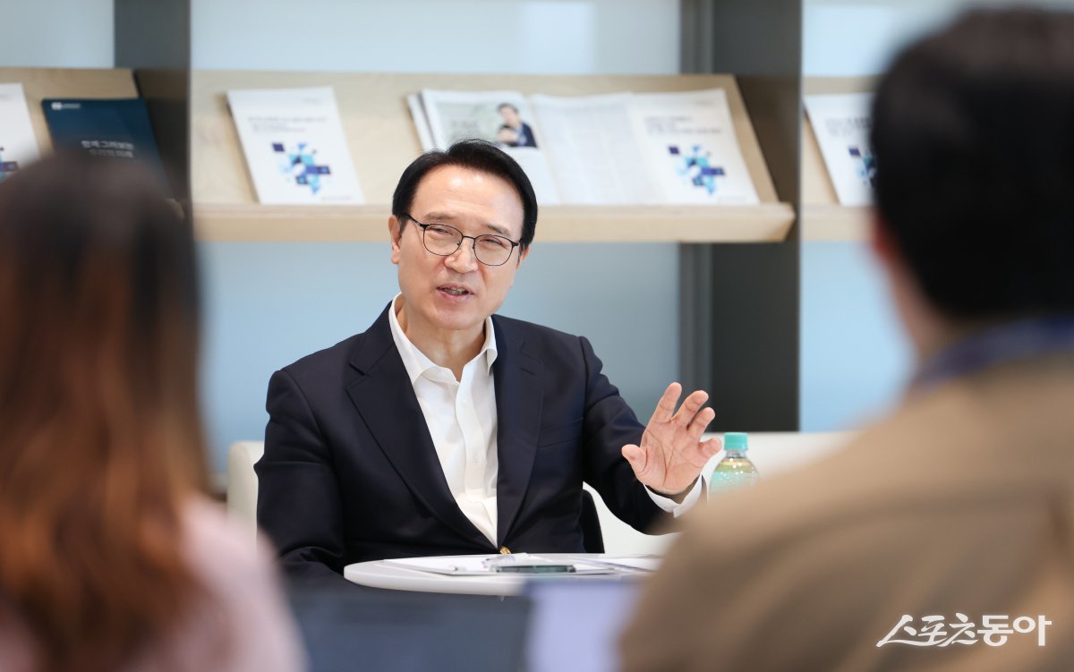 경기도교육청(교육감 임태희)은 지난 13일, 한국매니페스토실천본부가 실시한 ‘2025 전국 교육감 공약이행 및 정보공개 평가’에서 최고 등급인 SA등급을 획득했다(임태희 교육감). 사진제공|경기도교육청