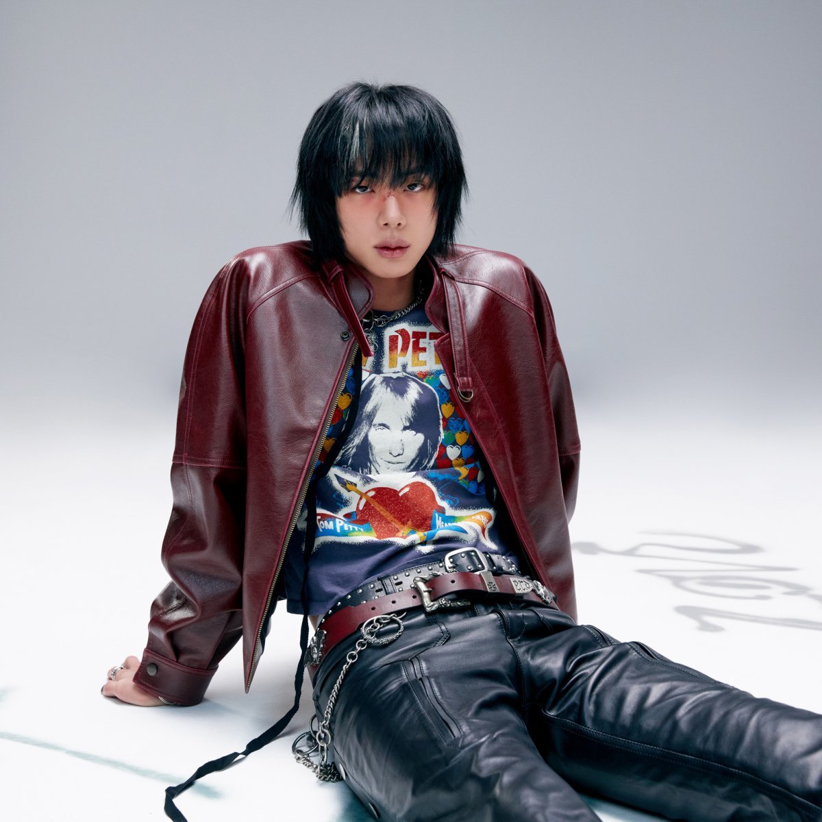 진의 미니 2집 ‘Echo’가 지난 16일 발매 당일 ‘월드와이드 아이튠즈 앨범’과 ‘유러피안 아이튠즈 앨범’ 1위로 직행했다. 진의 컴백 열기는 북미 도시 곳곳에서 감지된다. 미국 뉴욕, 로스앤젤레스, 애틀랜타 등 주요 도시 거리에 타이틀곡 ‘Don’t Say You Love Me’ 포스터가 도배되며 현지 팬들과 시민, 관광객의 이목을 끌고 있다. 사진 제공 | 빅히트 엔터테인먼트