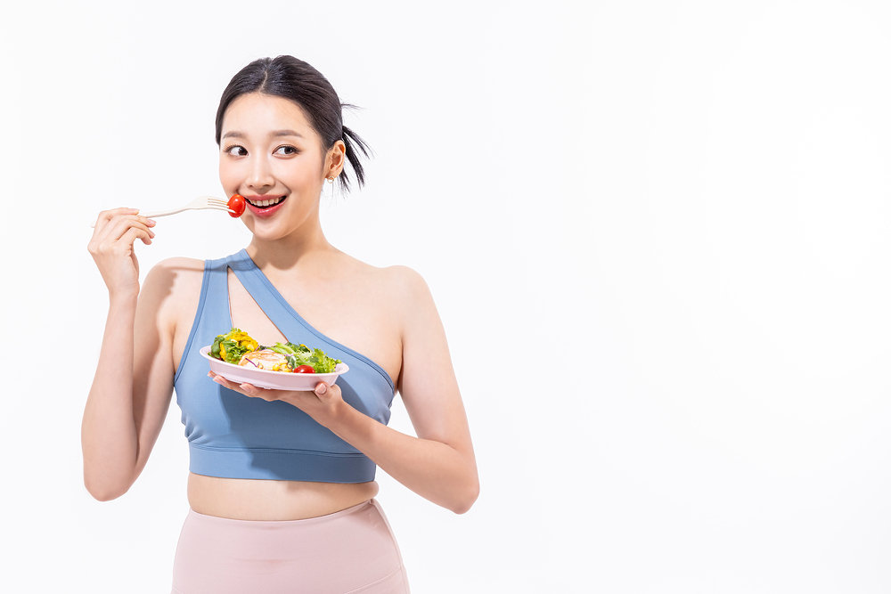 MZ세대 여성 사이에 몸의 무리를 덜 주는 ‘건강한 다이어트’로 혈당관리 다이어트에 대한 선호가 늘어나고 있다. 혈당관리 다이어트는 칼로리 제한 다이어트와 달리 식단 전체 칼로리보다 ‘당 함량’에 집중한다        사진제공｜365mc