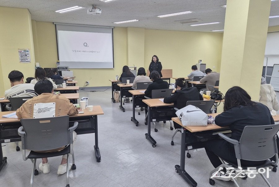 인천 미추홀구가족센터는 청장년 1인 가구를 대상으로 심리 검사를 진행하고 있다. 사진제공|인천 미추홀구청