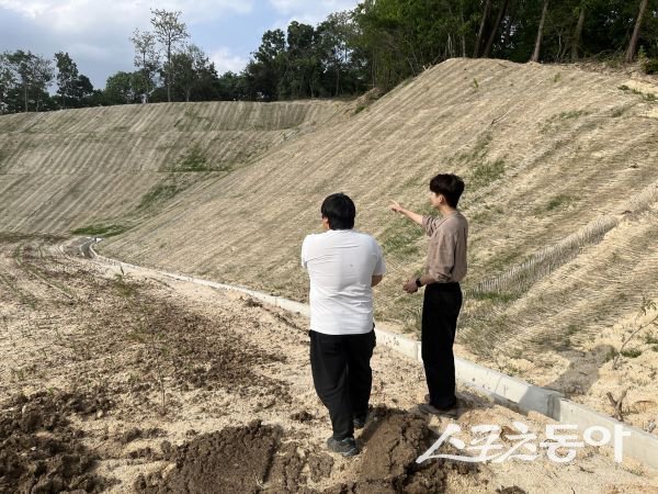 영주시가 여름철 기후위기에 대응하기 위해 농지 전용 허가지 사전 안전점검을 실시하고 있는 모습. 사진제공｜영주시