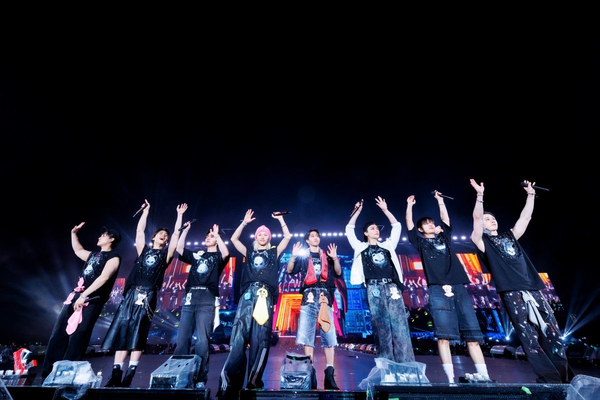 스트레이 키즈가 5월 10일~11일, 17일~18일 월드 투어 ‘도미네이트’ 공연의 일환으로 찾은 일본 시즈오카 스타디움 에코파에서 4일간 총 22만 관객을 동원하며 글로벌 스타디움 아티스트로써 영향력을 과시했다. 사진제공 | JYP 엔터테인먼트